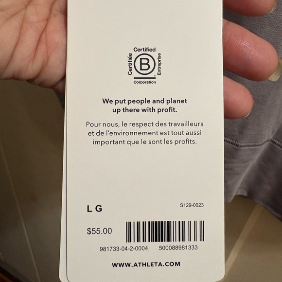 NWT Athleta Relaxed Weekender Tee - Picture 3 of 5